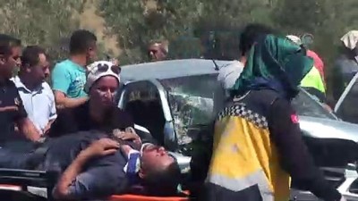 Ödemiş'te trafik kazası: 8 yaralı - İZMİR