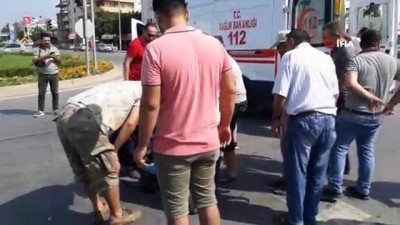 motosiklet surucusu -  Polisten kaza yerinde meraklı kalabalığa kask uyarısı  Videosu