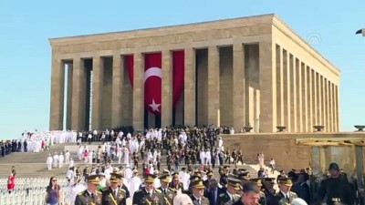Büyük Zaferin 97. yıl dönümü - Vatandaşlar Anıtkabir'i ziyaret etti - ANKARA 