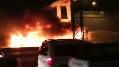 TEM otoyolunda otobüs yangını - İSTANBUL 