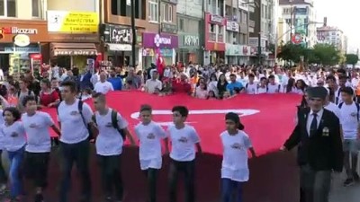 yaz okullari - Gardaşlık gününde 1058 kişiyle çekilen halay havadan görüntülendi Videosu