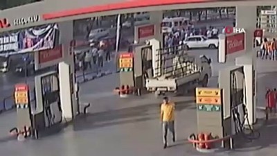 motosiklet surucusu -  Genç kızın öldüğü motosiklet kazası güvenlik kamerasında Videosu