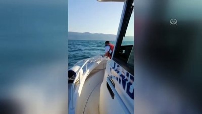surat teknesi - İznik Gölü'nde mahsur kalan üç kişi kurtarıldı - BURSA Videosu