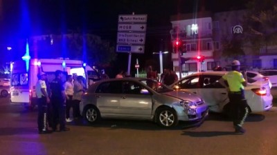 Manisa'da iki otomobil çarpıştı: 7 yaralı 