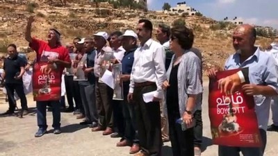 goz yasartici gaz - İsrail mallarının boykot edilmesi talebiyle düzenlenen gösteriye müdahale - RAMALLAH  Videosu