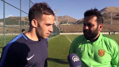 forma - MKE Ankaragücü'nün Yunan futbolcusu Türkiye'de olmaktan memnun - ERZURUM  Videosu
