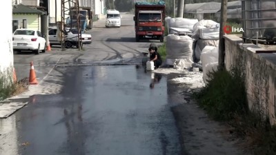 motosiklet surucusu -  Tanker devrildi, akan mazotu vatandaşlar götürdü Videosu