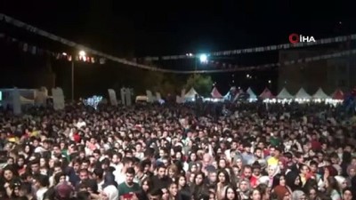 alabalik -  Bitlis’te Manuş Baba coşkusu  Videosu