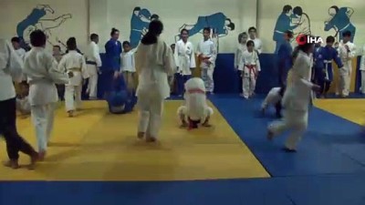 yaz sicaklari -  Kazan dairesiydi judo salonu oldu  Videosu