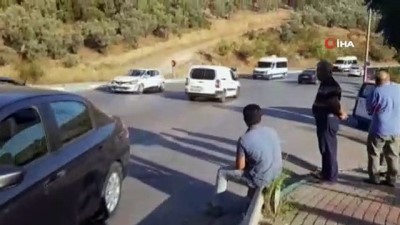 sahit -  Yine Çukurbahçe, yine kaza...Kamyonet ile otomobilin karıştığı kazada 2 kişi yaralandı Videosu
