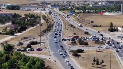 gurbetci -  43 ilin geçiş noktasında trafik yoğunluğu devam ediyor  Videosu