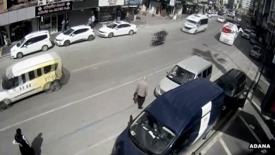 isik ihlali -  Duran araba adama böyle çarptı  Videosu