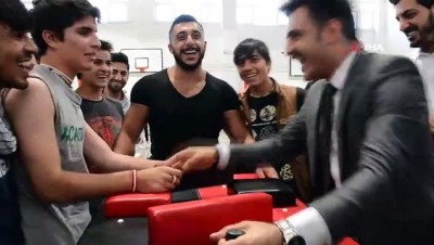badminton -  Göçmenler Van’da sosyalleşiyor  Videosu