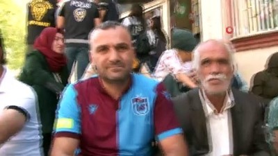oturma eylemi -  HDP il binası önünde Türk bayrağı açıldı  Videosu
