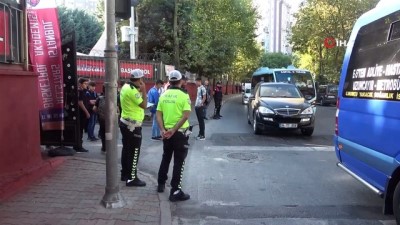  İstanbul’da okul önleri ve parklarda polisten sıkı denetim 