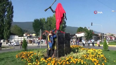  “Simav Zeybeği Anıt Heykeli” törenle açıldı 