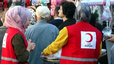 Tarihi Başçarşı'da aşure dağıtıldı - SARAYBOSNA 