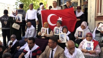 gazi yakinlari - Diyarbakır annelerinin oturma eylemine destek ziyaretleri - DİYARBAKIR  Videosu