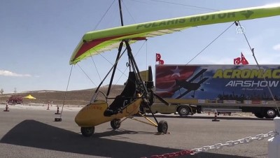 akrobasi pilotu - Gökyüzü renklenecek - ESKİŞEHİR Videosu