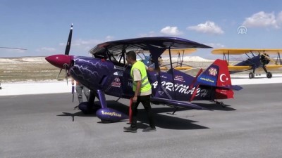 akrobasi pilotu - Gökyüzü renklenecek - ESKİŞEHİR Videosu