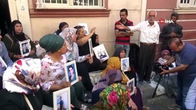 oturma eylemi -  Uluslararası İnsan Hakları Derneğinden HDP önünde eylem yapan ailelere destek  Videosu