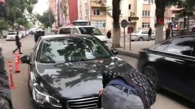 okul bahcesi -  Araç motoruna giren yavru kediyi vatandaşlar kurtardı  Videosu