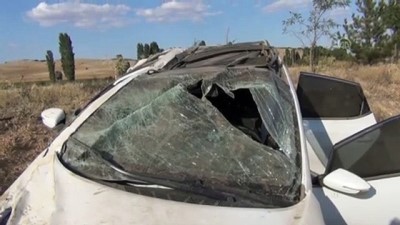 Otomobil devrildi: 2 yaralı - KONYA