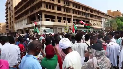 askeri yonetim - Sudan'da eski rejimin kamudan tamamen tasfiyesi talebiyle gösteri düzenlendi - HARTUM Videosu