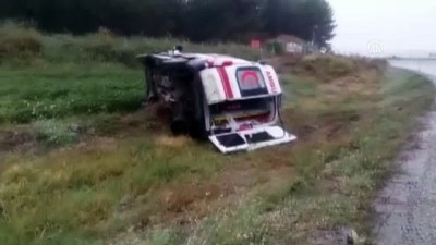 Ambulans şarampole devrildi: 5 yaralı - DENİZLİ