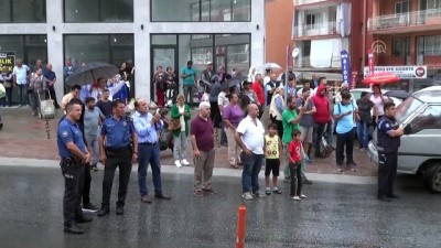 istinat duvari - Askıda kalan vidanjör sürücüsünü itfaiye kurtardı - AYDIN Videosu