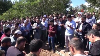  Binali Yıldırım ve İsmet Yılmaz Bitlis’te cenaze törenine katıldı