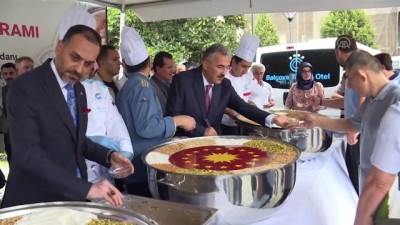 muharrem ayi - Cumhurbaşkanlığından İzmir'de vatandaşlara aşure ikramı  Videosu