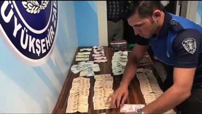 zabita - Dilencinin üzerinden 16 bin lira çıktı - BURSA  Videosu