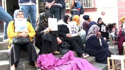 edebiyat -  HDP önünde eylem yapan aile sayısı 33'e yükseldi  Videosu