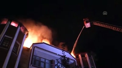 cati kati - Kastamonu'daki yangında 3 katlı konak zarar gördü - KASTAMONU  Videosu