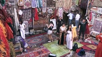 Türkiye'nin dört bir yanından toplanan halılara turist ilgisi - NEVŞEHİR 