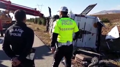 karahisar - Yolcu otobüsü devrildi: 1 ölü, 40 yaralı (1) - AFYONKARAHİSAR  Videosu