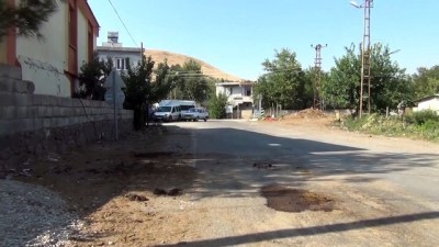 azatli - Bahçe duvarında tarihi mezar taşı - GAZİANTEP  Videosu