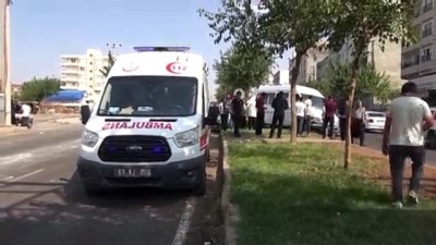 ust gecit - Otomobil ile minibüs çarpıştı: 3 yaralı - ŞANLIURFA  Videosu