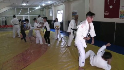 altin madalya - Şampiyon güreşçinin hedefi milli takım - ADIYAMAN  Videosu