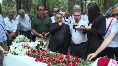 centilmenlik - Tarık Akan vefatının 3. yılında anıldı - İSTANBUL  Videosu