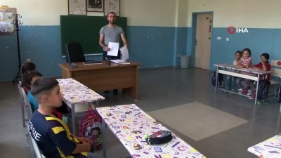 fedakar ogretmen -  Köy okullarının fedakar öğretmenleri  Videosu
