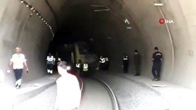 tren kazasi -  Bilecik’te tren kazası: 2 makinist hayatını kaybetti  Videosu