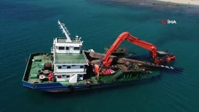 sahil guvenlik -  Bozcaada’da karaya vuran gemi Sahil Güvenlik tarafından kontrol edildi  Videosu