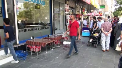 park kavgasi -  - Diyarbakır’da park kavgasında kan aktı: 1 ağır yaralı Videosu