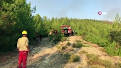  Kaş'taki yangını söndürme çalışmaları devam ediyor