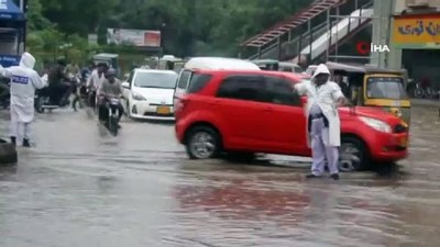 elektrik carpmasi -  - Pakistan'da Sel Felaketi: 9 Ölü  Videosu