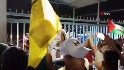 havai fisek -  - Gazzeli Esir 17 Yıl Sonra Özgürlüğüne Kavuştu  Videosu