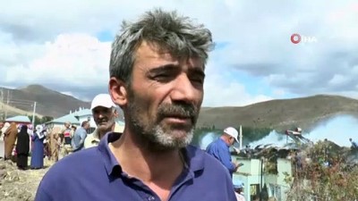 yangin yeri -  Arıbahçe köyünde yangın: 3 ev, 2 ağır kullanılamaz hale geldi  Videosu