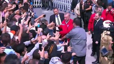 Erdoğan, TEKNOFEST'te Bayraktar Akıncı SİHA'yı inceledi - İSTANBUL 